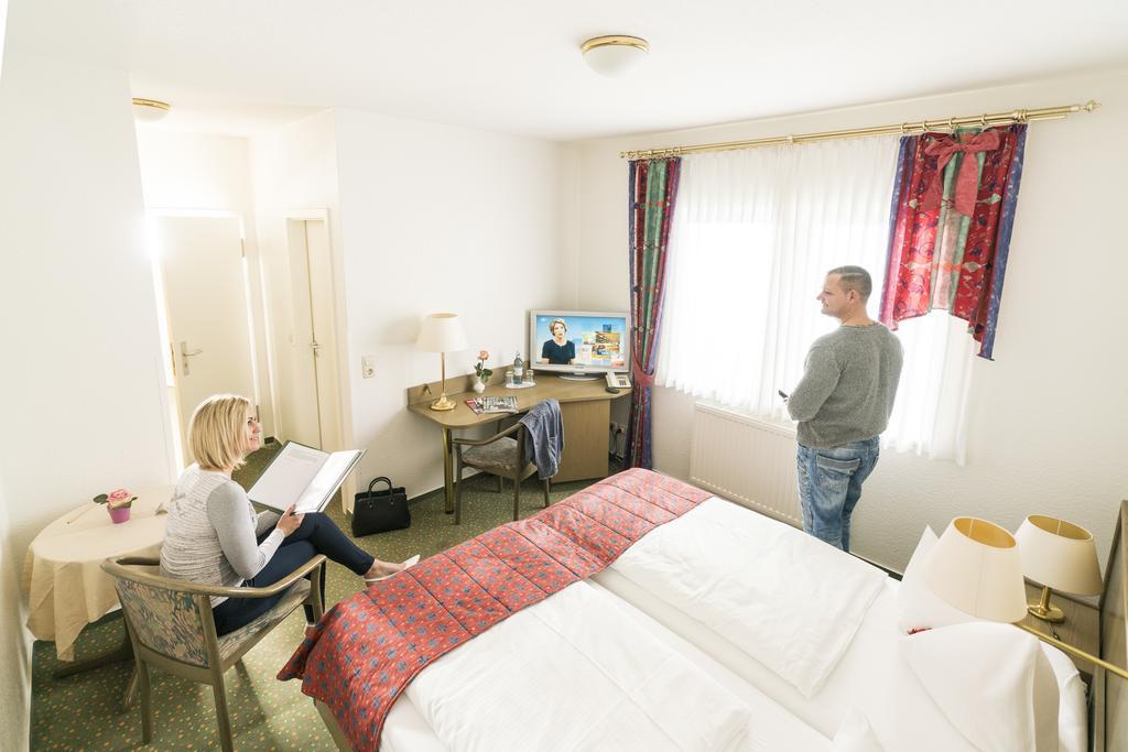 Das Fritz Hotel Schwerin Schoene Lage Im Gruenen Mit Regionaler Kueche Kostenfreien Parkplaetzen Und E Ladestation 客房 照片