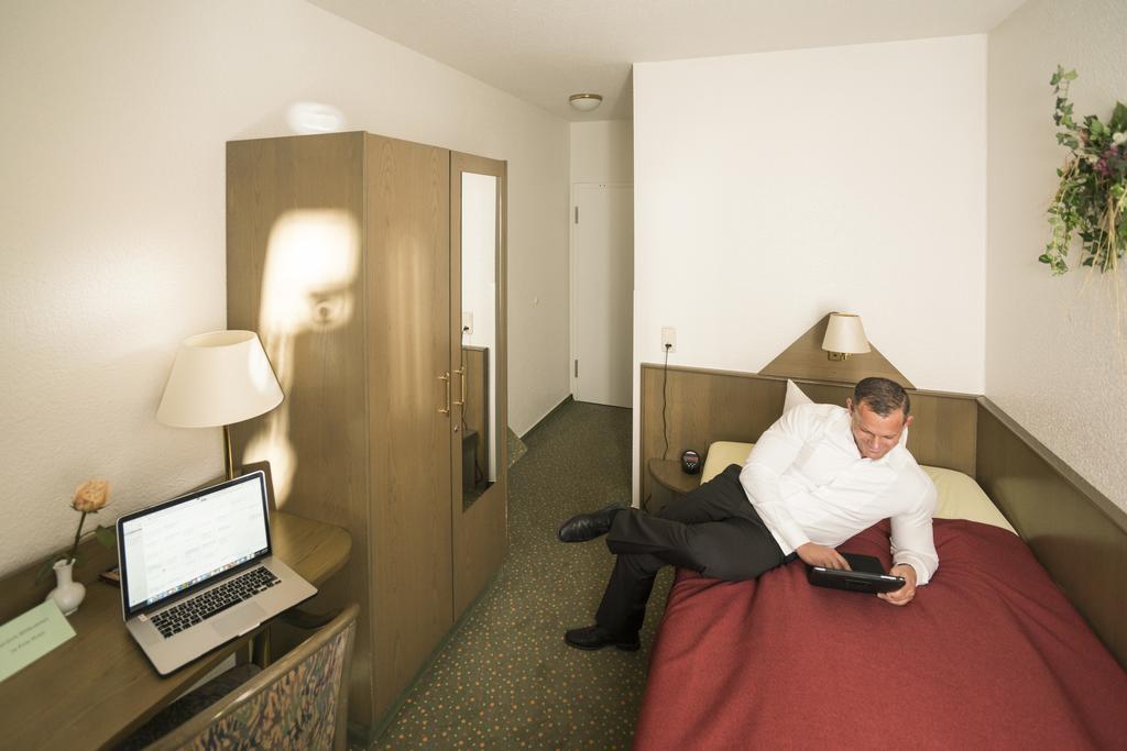 Das Fritz Hotel Schwerin Schoene Lage Im Gruenen Mit Regionaler Kueche Kostenfreien Parkplaetzen Und E Ladestation 客房 照片